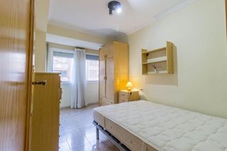 Piso en alquiler en Carolinas Altas en Alicante