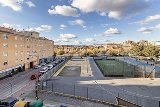 Piso en venta en San Francisco Javier en Granada