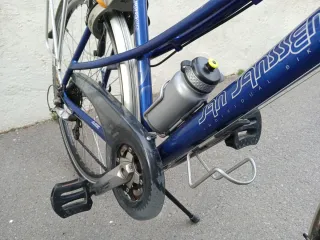 Dos bicicletas deportivas hombre y mujer