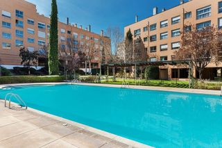 Piso en alquiler en Piovera - Conde Orgaz en Madrid