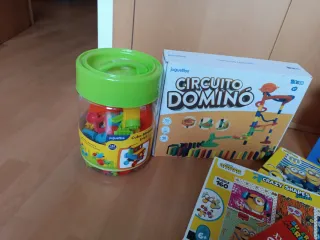 Juguetes y puzzles a 5€ cada uno