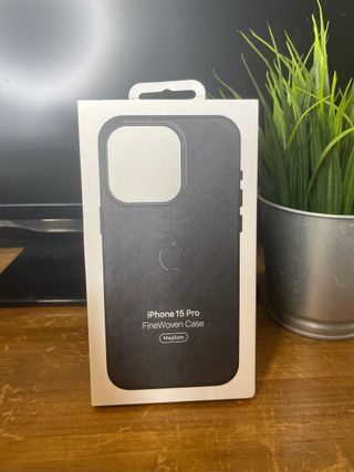 Funda iPhone 15 Pro FineWoven MagSafe Negra