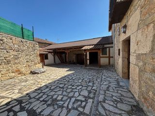 Casa en venta en Aguilar de Campoo