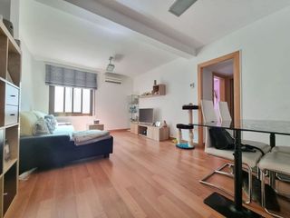 Piso en venta en Porta en Barcelona