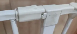 Barrera de escalera ajustable en tamaño con ángulo