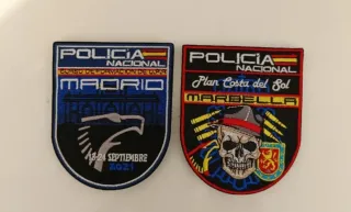 Dos parches bordados