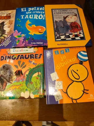 Descobrim el Mon dels dinossaures, dels animals..