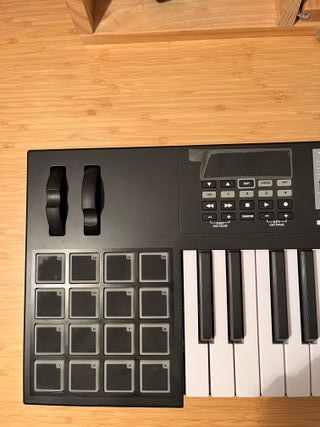 Controlador MIDI M-Audio Code 49