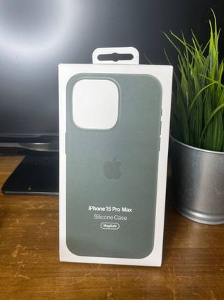 Funda iPhone 15 Pro Max Silicone Case MagSafe