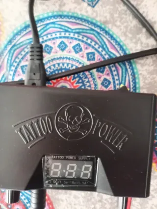 Maquina de tatuajes a revoluciones