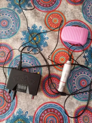 Maquina de tatuajes a revoluciones