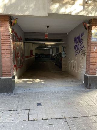 Garaje en venta en La Bordeta en Barcelona