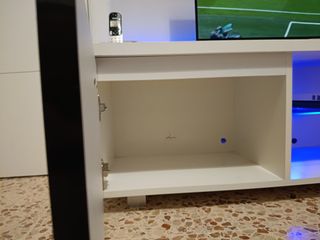 Mobile TV con cristallo centrale LED blu