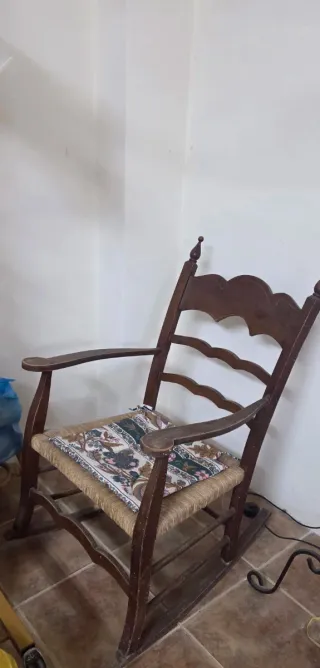 Mecedora vintage madera y yute