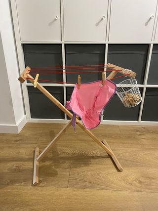 Tendedero de juguete de madera