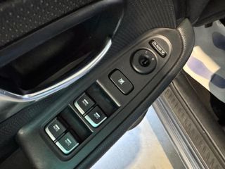 KIA Carens Drive 1.7 CRDi 115 CV 5 Plazas