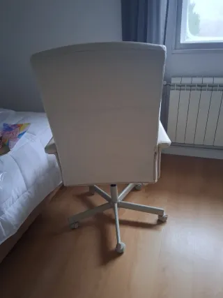 Silla giratoria escritorio beige