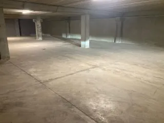 En Vendrell: Parking / box /  trastero