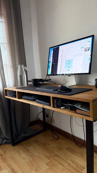 Mesa escritorio diseño madera y metal