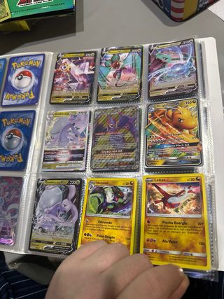 Colección Cromos Pokémon: Pikachu y Eevee