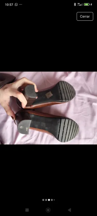 Zapatos de tacón marrones nuevos