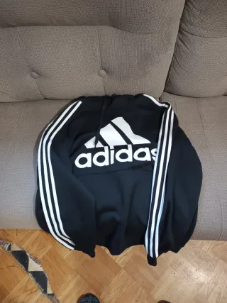 Sudadera Adidas Negra con Capucha