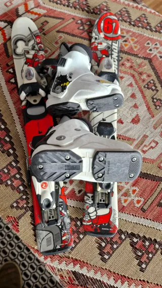 Esquís niñ@ Rossignol 67cm y Botas Talla 155-165