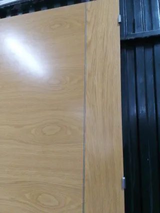 Puerta de madera moderna