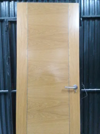 Puerta de madera moderna