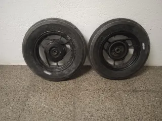 Llantas con neumáticos nuevos Yamaha jog/aeros