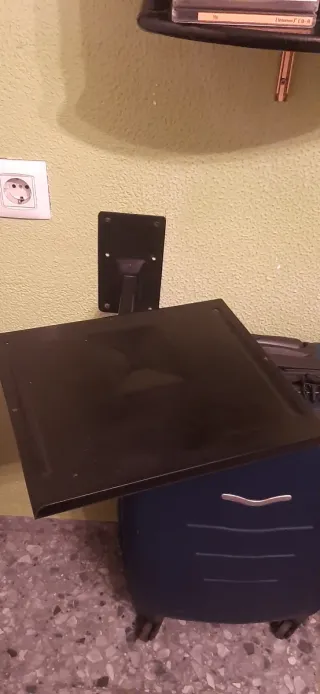 Soporte de pared para TV, microondas u horno