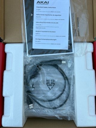 Akai MIDIMIX Controlador DJ NUEVO