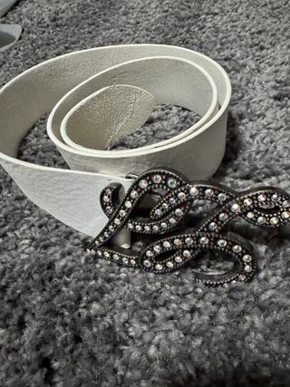 Cintura bianca taglia S con fibbia gioiello