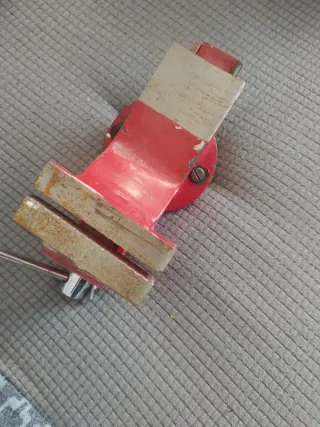 Mordaza de banco de trabajo roja