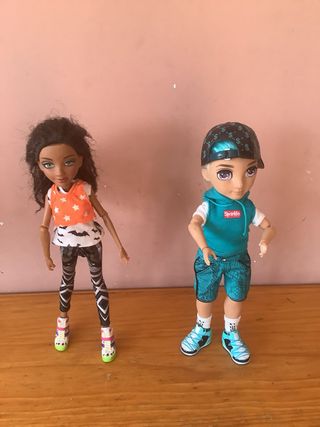 Lote de 2 muñecas articuladas