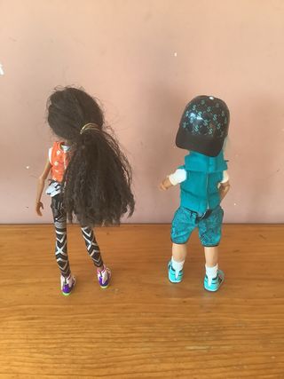 Lote de 2 muñecas articuladas