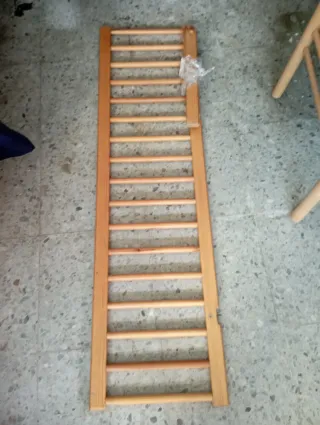 Barandilla de madera para cama