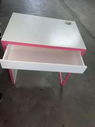 Mesa escritorio juvenil rosa y blanco