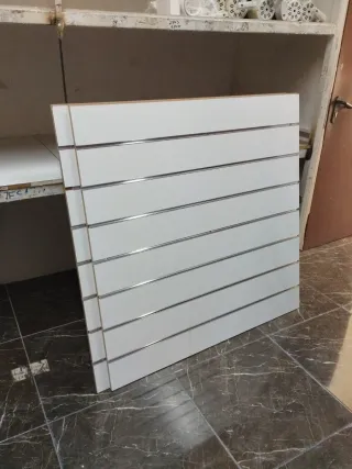 2 expositores 1.20x1.20 blanco/plateado