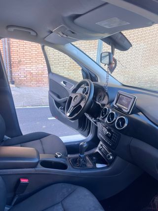Mercedes-Benz Clase B180 CDI / Manual / Año 2012