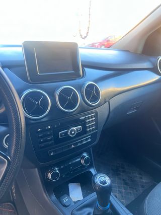 Mercedes-Benz Clase B180 CDI / Manual / Año 2012