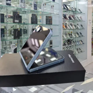 Samsung Z Flip 6 256GB Azul Como nuevo Con factura