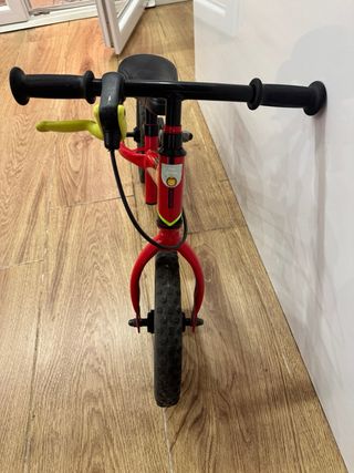 Bicicleta de equilibrio infantil Btwin roja