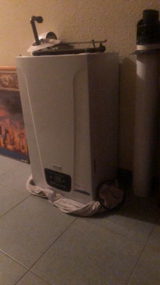 Caldera Baxi Blanca y Negra