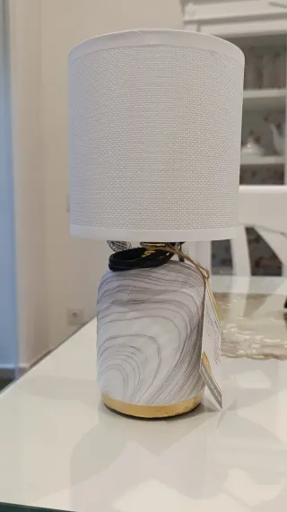 Lámpara de mesa cerámica y tela. Tengo 3 iguales