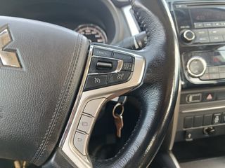 Mitsubishi L 200 AUTOMÁTICO +  IVA DEDUCIBLE 4*4