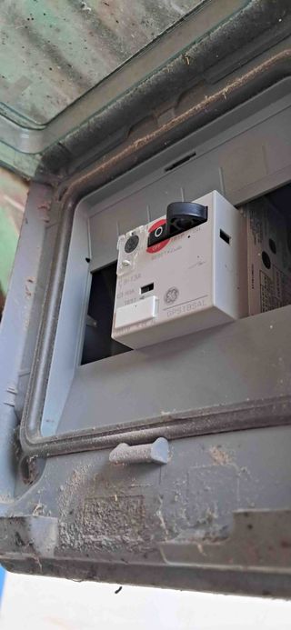 Maquina alimento para caballos.