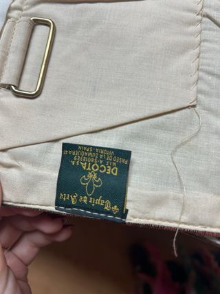 Volante bordado de colección