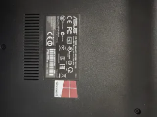 Portátil ASUS Plata y Negro