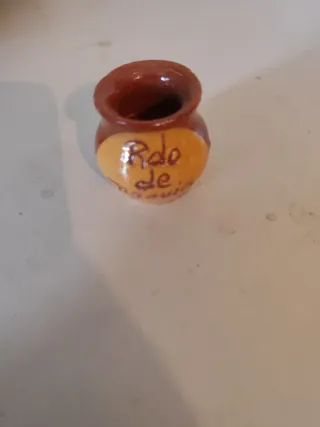 Jarro de barro artesanal de distintos tamaño